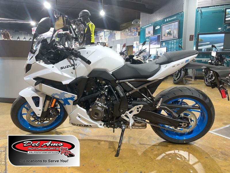 New 2026 Suzuki GSX-8R Image 1