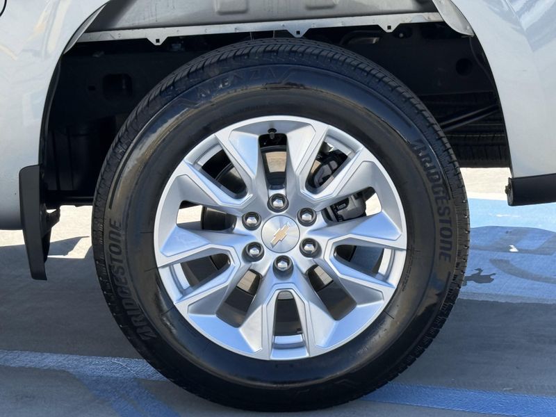 Used 2024 Chevrolet Silverado 1500 CustomImage 15