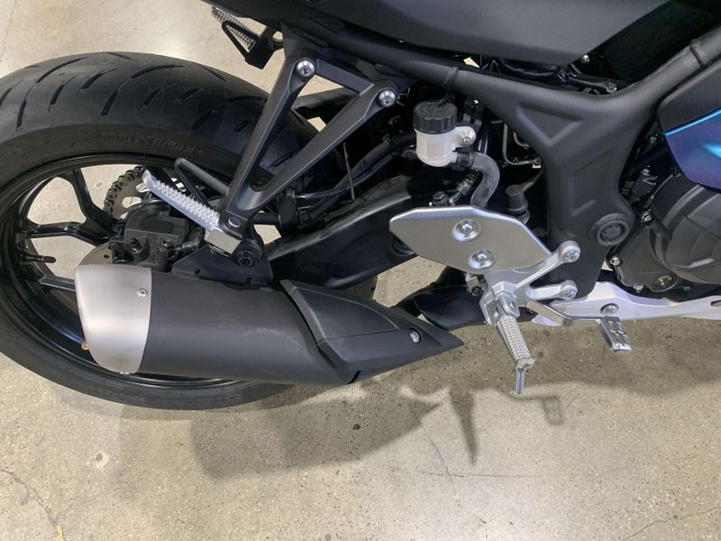 2025 Yamaha YZF-R3 ABS Image 25