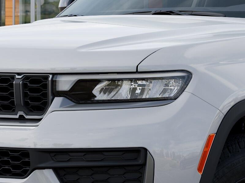 New 2026 Jeep Grand Cherokee L Laredo Altitude 4x4Image 36