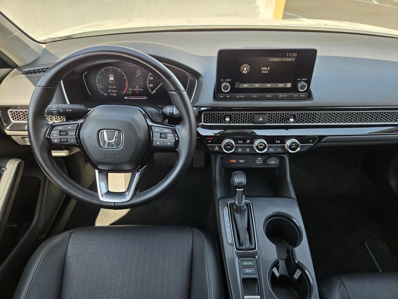 2022 Honda Civic Hatchback EX-L photo 4