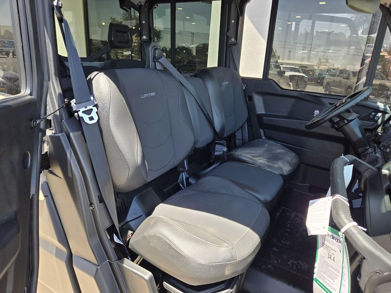 2025 Can-Am DEFENDER MAX LIMITED CAB HD10 DESERT TAN AND STEALTH BLACK Image 18
