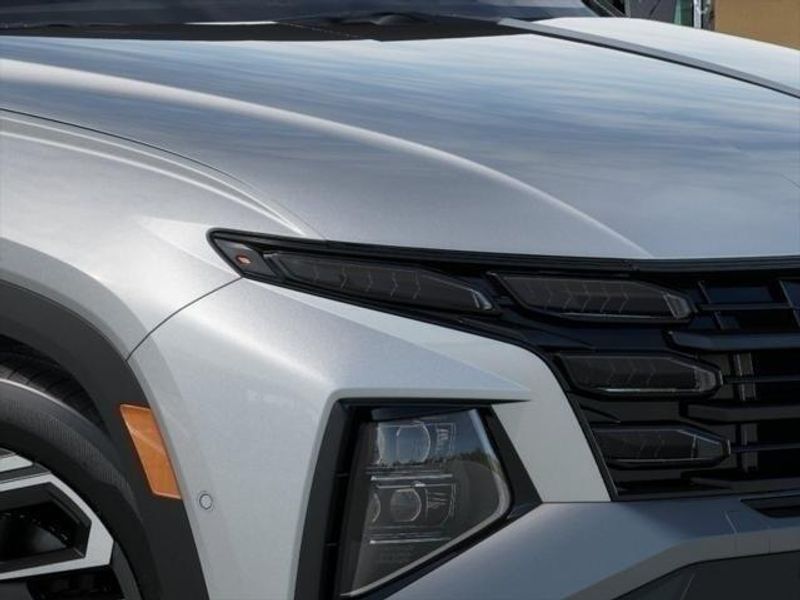 New 2025 Hyundai Tucson Hybrid LimitedImage 9