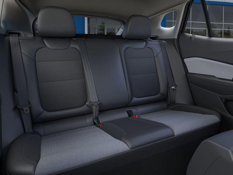 New 2025 Chevrolet Trax LTImage 17