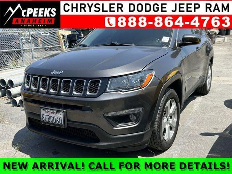 Used 2018 Jeep Compass LatitudeImage 1