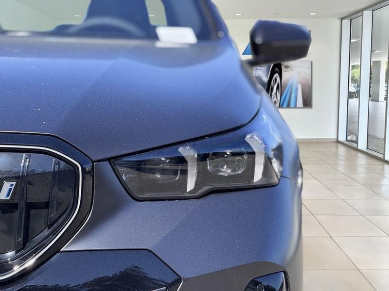 2025 BMW i5 xDrive40Image 12