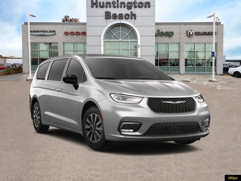 2024 Chrysler Pacifica Hybrid SelectImage 16