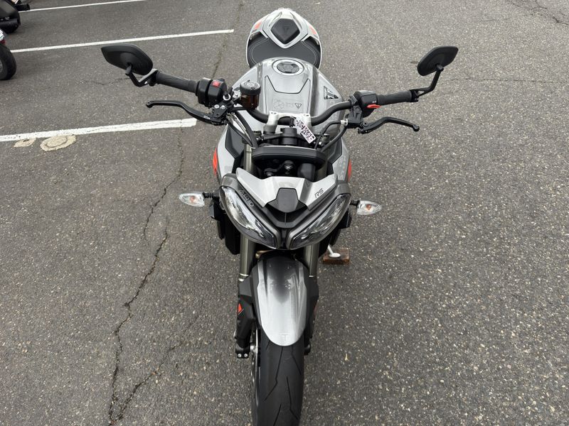 2025 Triumph Street Triple 765 RS - SILVER ICE 