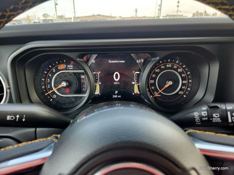 New 2025 Jeep Wrangler 4-door SaharaImage 39