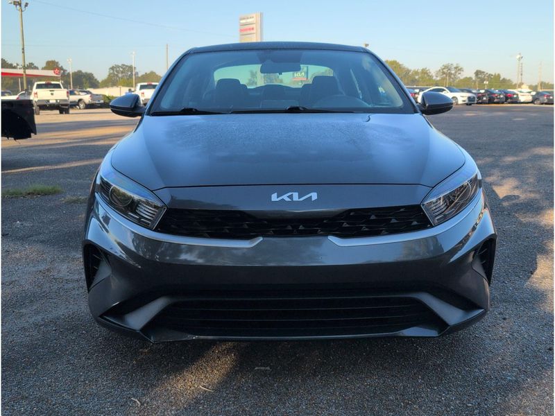 Used 2023 Kia Forte LXSImage 8