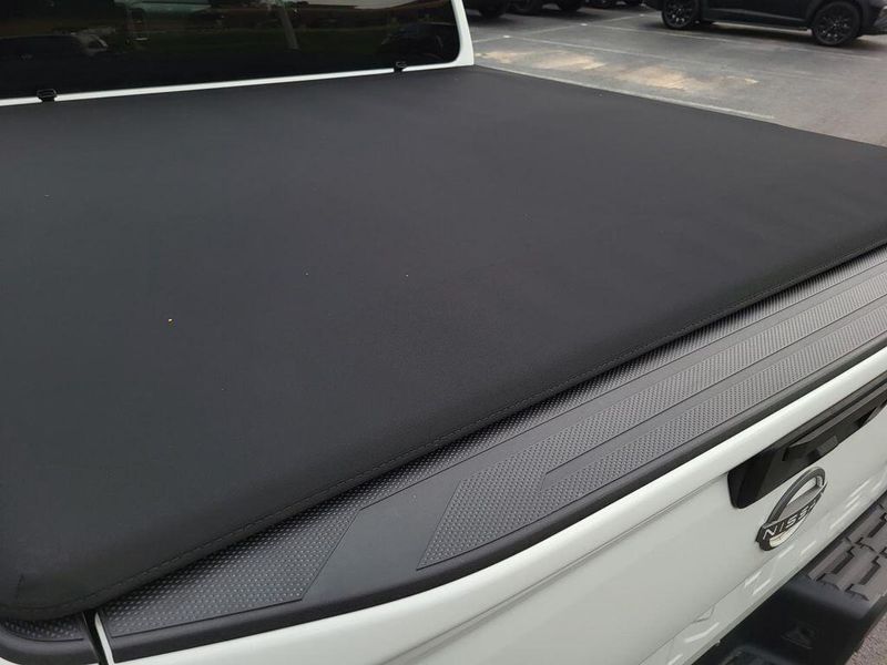 2023 Nissan Frontier SVImage 10