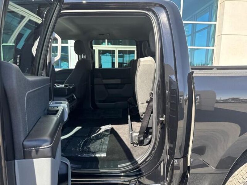 2023 Ford F-150 Lightning XLT photo 20