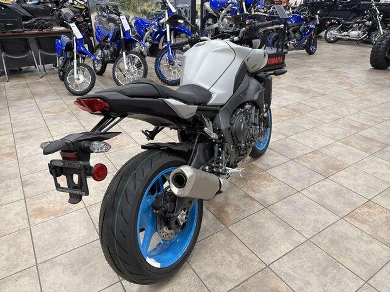New 2026 Yamaha MT-10 Image 17