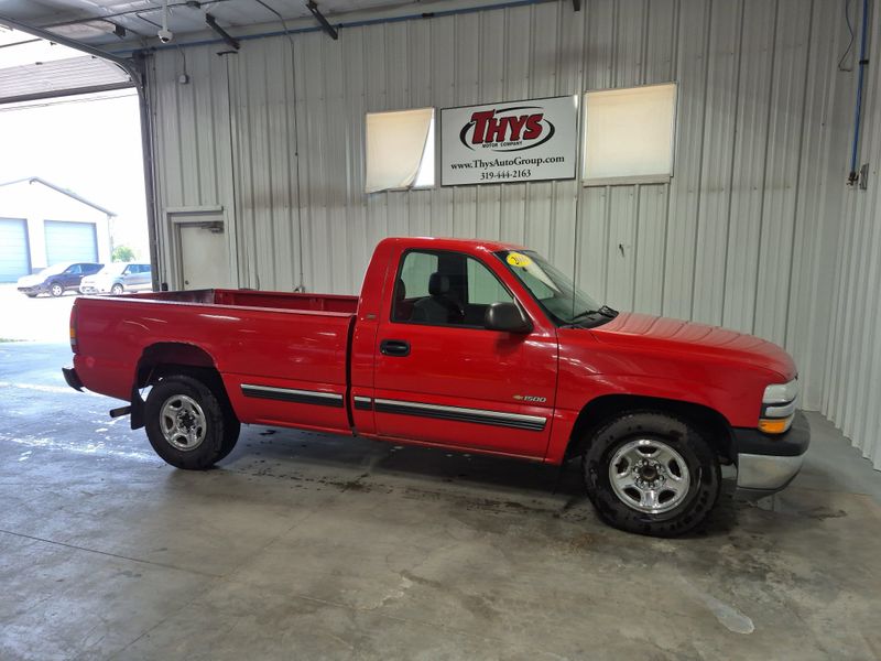 2000 Chevrolet Silverado 1500 Image 2