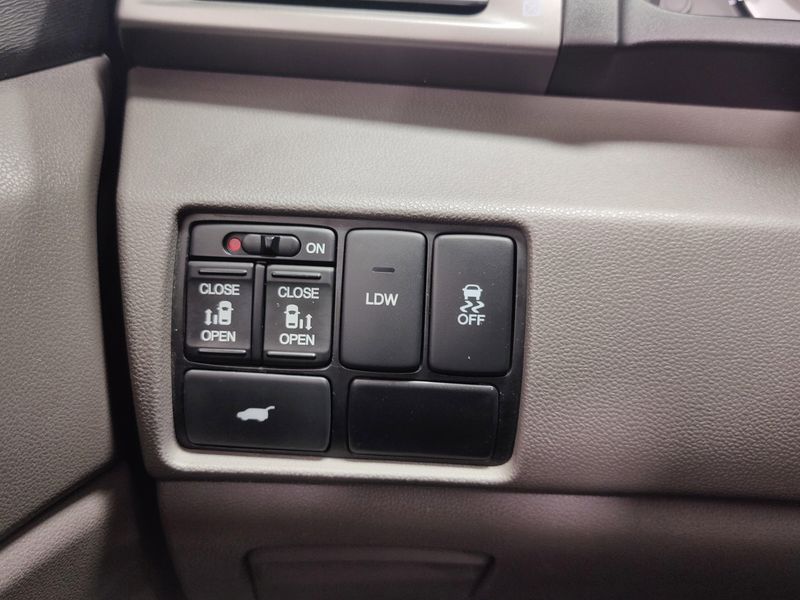 2016 Honda Odyssey EX-L w/SunroofImage 26
