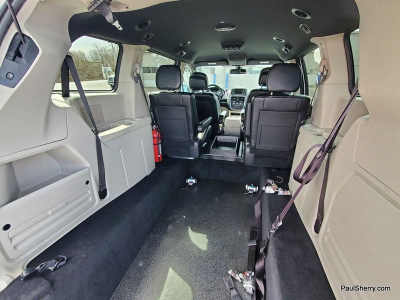 2020 Dodge Grand Caravan SXTImage 2
