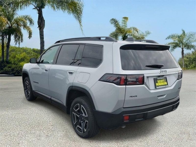 New 2026 Jeep Cherokee Laredo 4x4