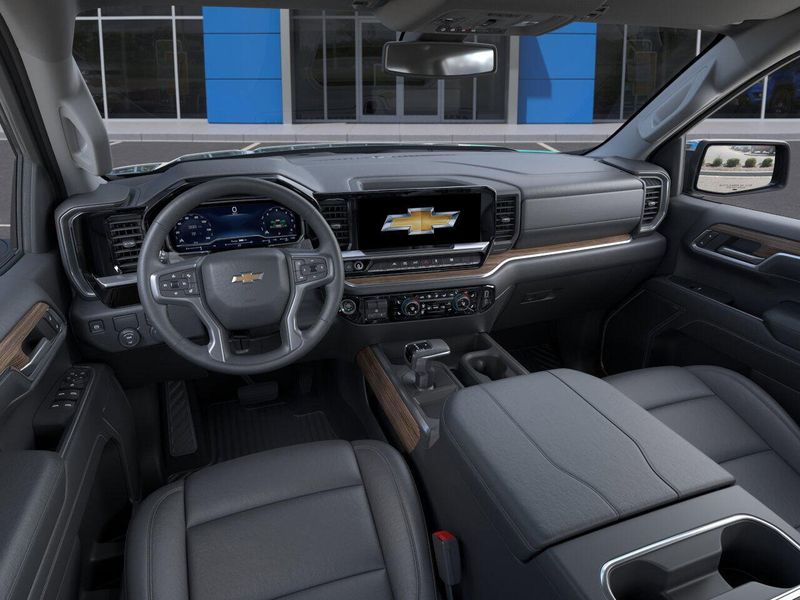 2025 Chevrolet Silverado 1500 LTImage 15