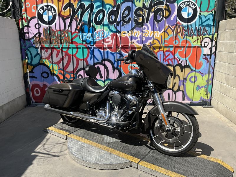 Used 2021 HARLEY STREET GLIDE Image 7
