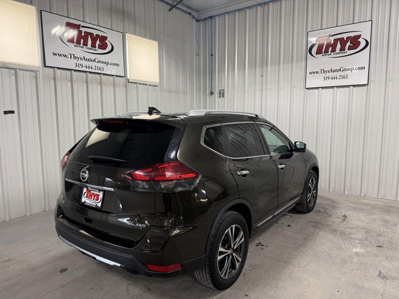 Used 2017 Nissan Rogue SLImage 3