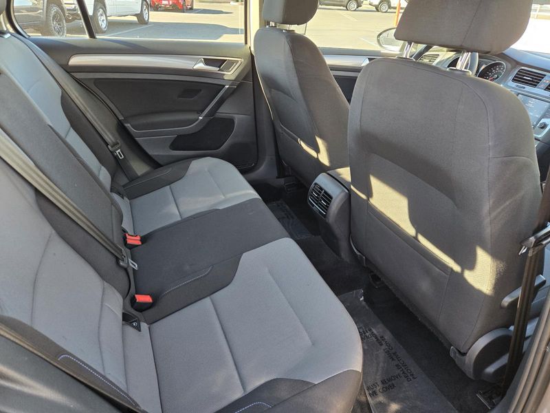 Used 2016 Volkswagen e-Golf 4dr HB SE