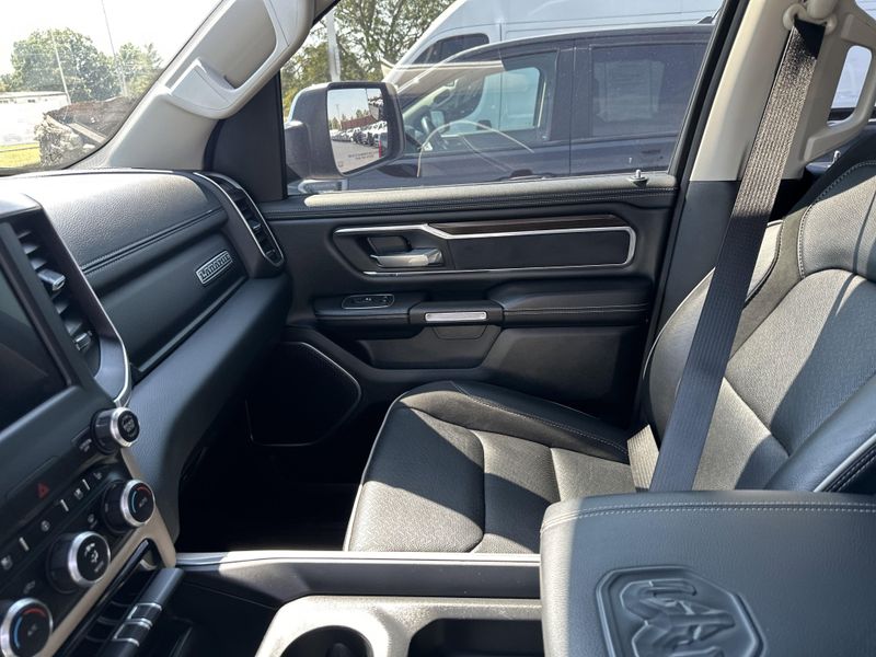 2022 Ram 1500 Laramie photo 25
