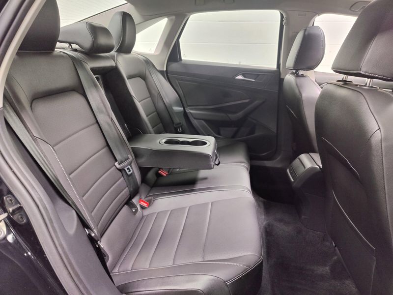 2021 Volkswagen Jetta SE w/Sunroof & Cold Weather PkgImage 13