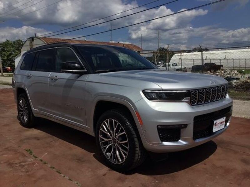 2025 Jeep Grand Cherokee L Summit Reserve 4x4Image 7