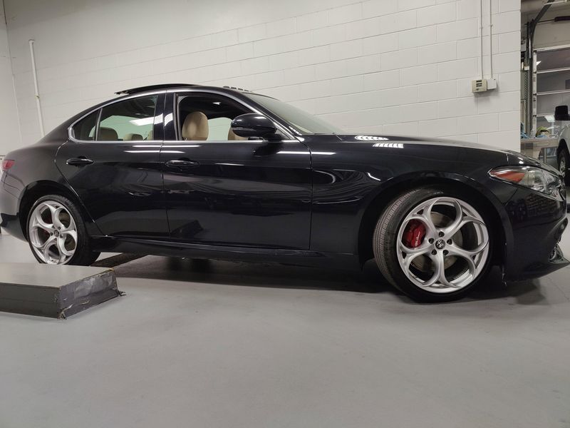2023 Alfa Romeo Giulia Lusso AWD w/Activ AsstImage 3