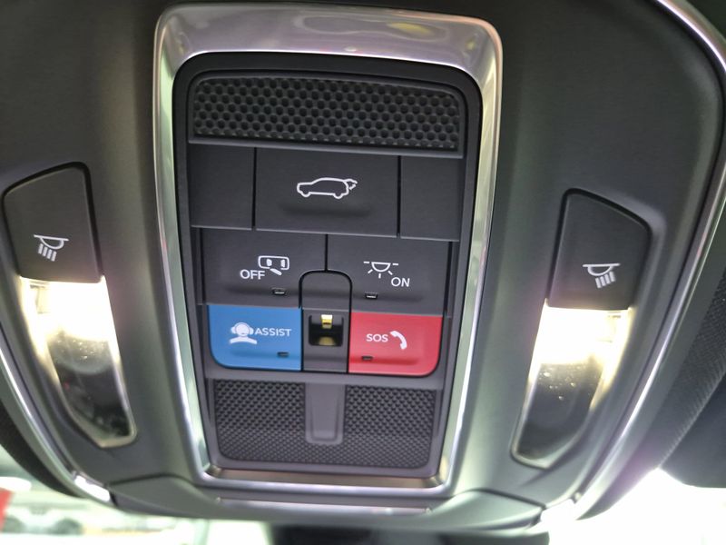 2025 Jeep Grand Cherokee L Limited 4x4Image 37