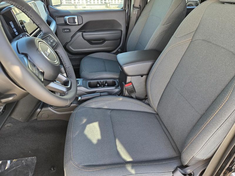 New 2026 Jeep Gladiator Sport S 4x4