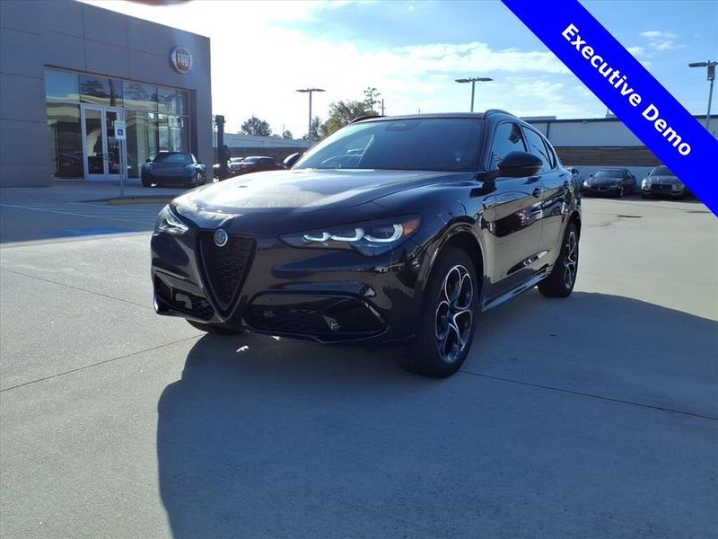 New 2025 Alfa Romeo Stelvio AwdImage 2