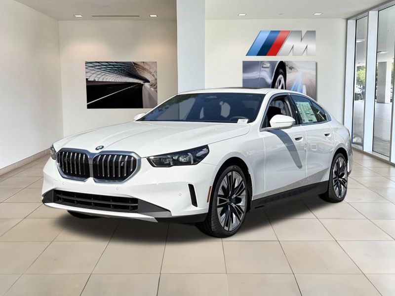 2025 BMW i5 eDrive40Image 2