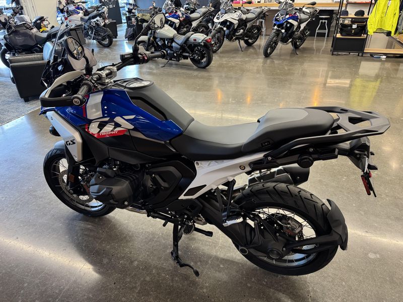 2025 BMW R 1300 GS - TROPHY - RACING BLUE METALLIC 