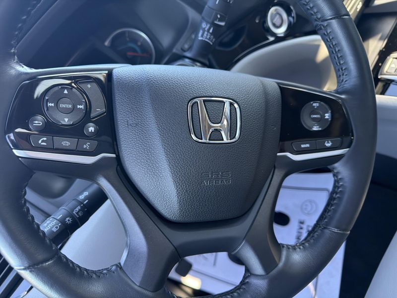Used 2021 Honda Pilot Touring 7-PassengerImage 26