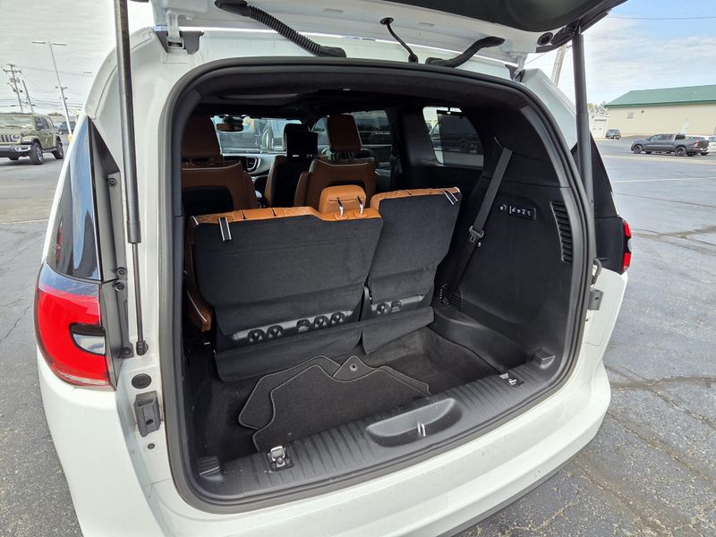 Used 2026 Chrysler Pacifica Pinnacle