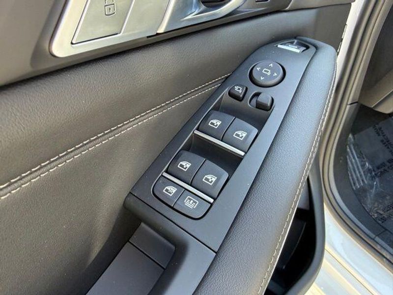 New 2026 BMW X7 xDrive40iImage 16