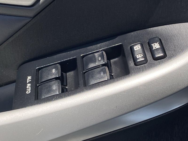 2014 Toyota Prius Plug-In AdvancedImage 19