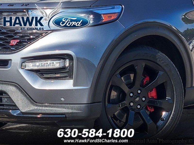 2022 Ford Explorer ST photo 2