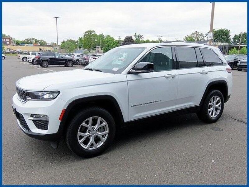 2022 Jeep Grand Cherokee LimitedImage 1