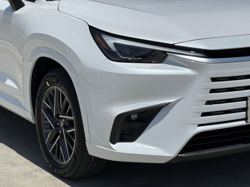 2025 LEXUS TX 350 PremiumImage 4