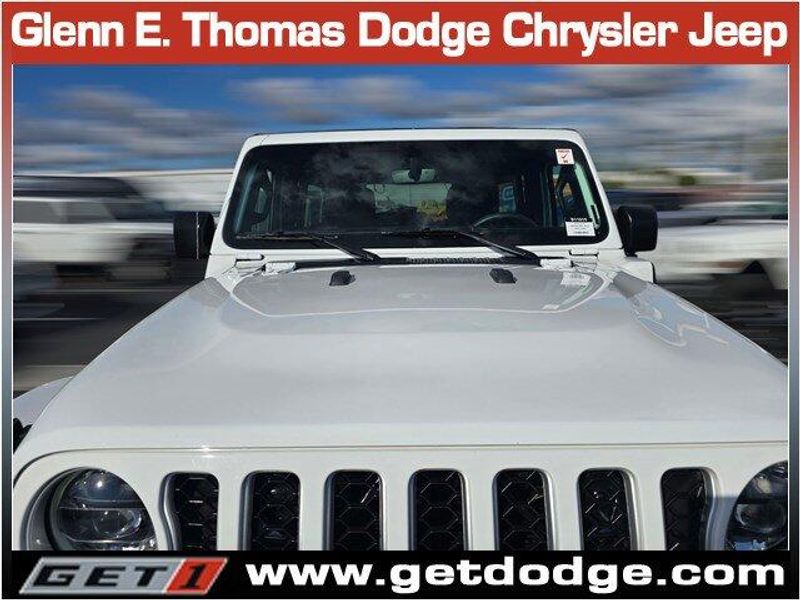 2023 Jeep Wrangler 4xe Sahara photo 4