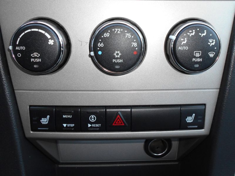 2010 Dodge Avenger R/TImage 17