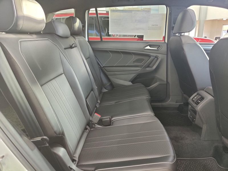 2024 Volkswagen Tiguan SE R-Line Black AWD w/SunroofImage 16