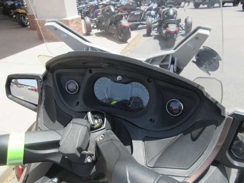 USED 2013 CAN-AM SPYDER RT LIMITED Image 17