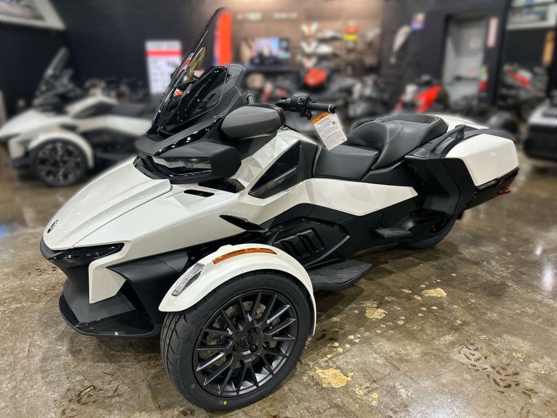 New 2026 Can-Am SPYDER RT (SE6) Image 21