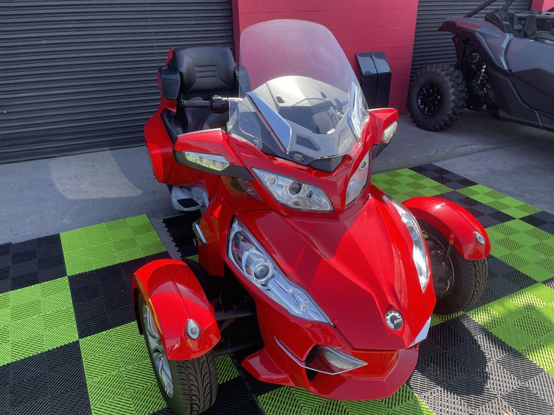 Used 2012 Can-Am RD SPYDER RT-S 991 Image 13