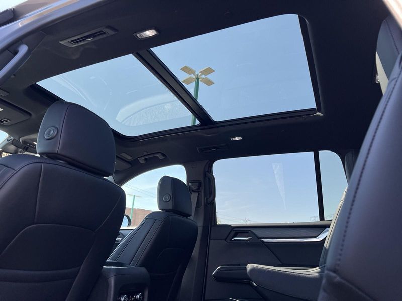2026 Gmc Acadia Elevation photo 37