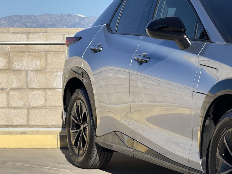 New 2026 Lexus RZ 350eImage 5