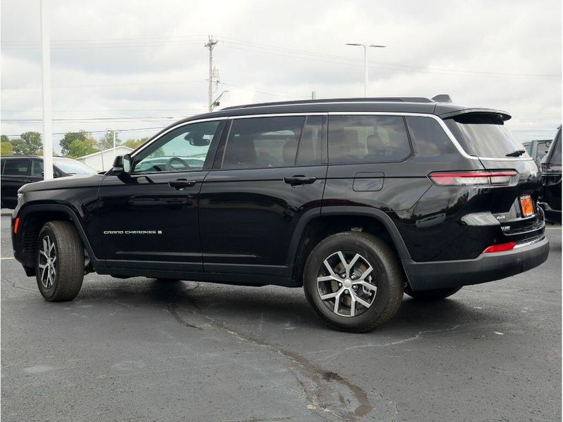 2024 Jeep Grand Cherokee L Limited 4x4Image 14